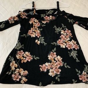 Cute Peek a Boo Shoulder Size Large